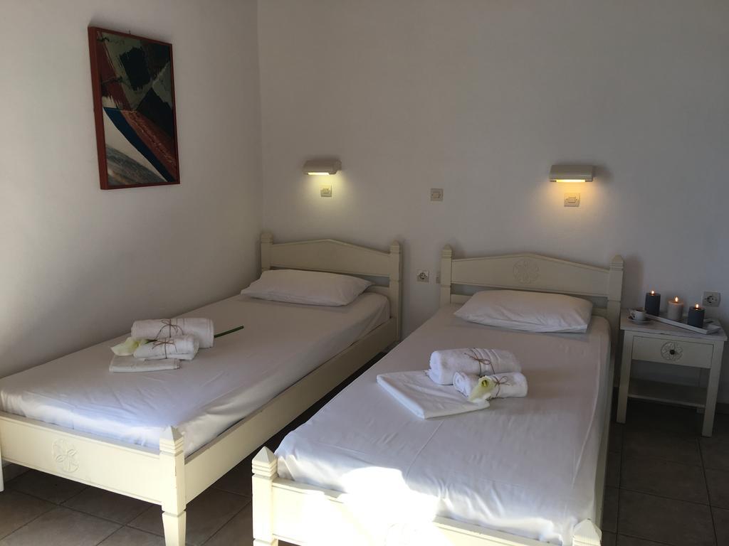 Megas Rooms Tourlos Luaran gambar